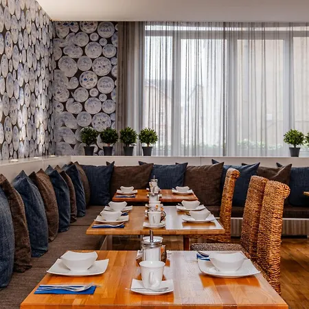 Le Nouvel Hotel